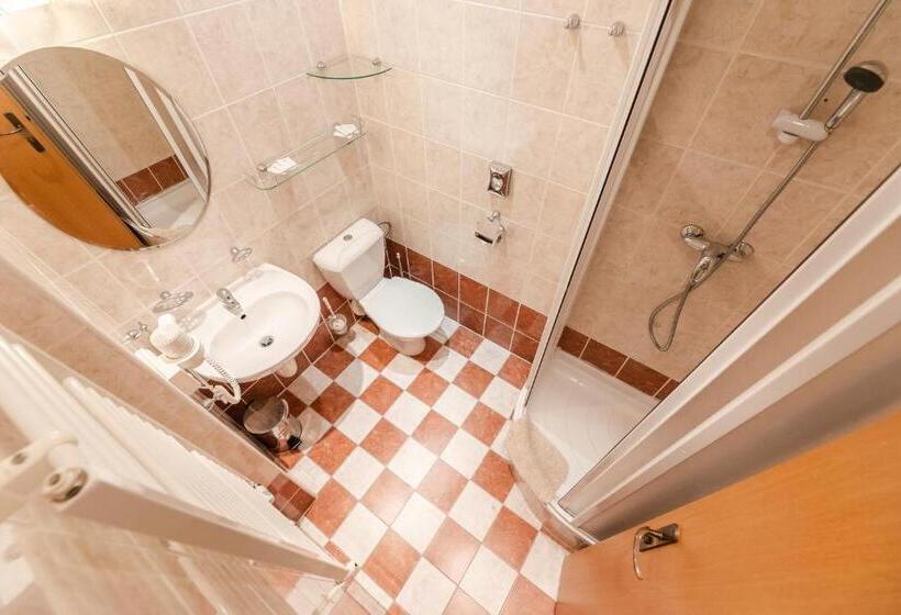 اتاق استاندارد سه نفره, Perla Jizery