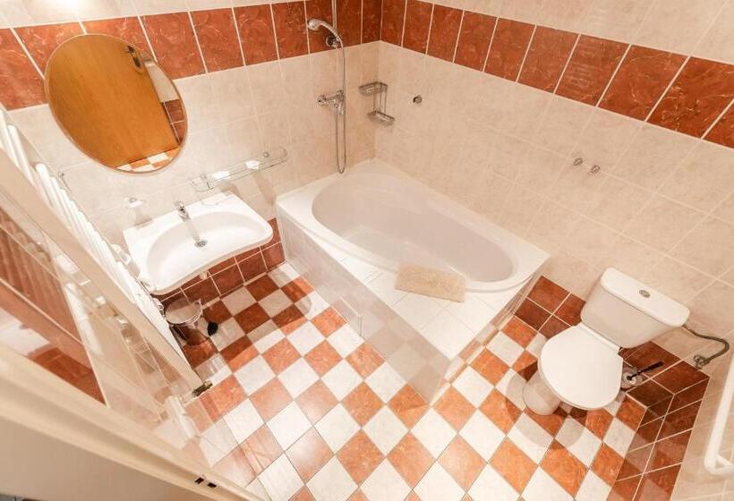 اتاق استاندارد, Perla Jizery