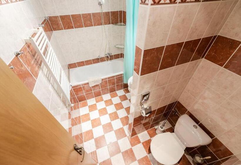 اتاق استاندارد سه نفره, Perla Jizery