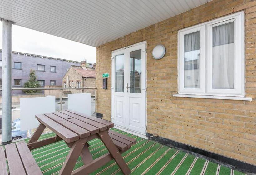 غرفة سوبيريور مزودة بشرفة, Prince Regent Hotel Excel London