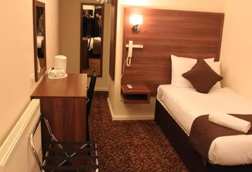 Economy Yhden Hengen Huone, Prince Regent Hotel Excel London