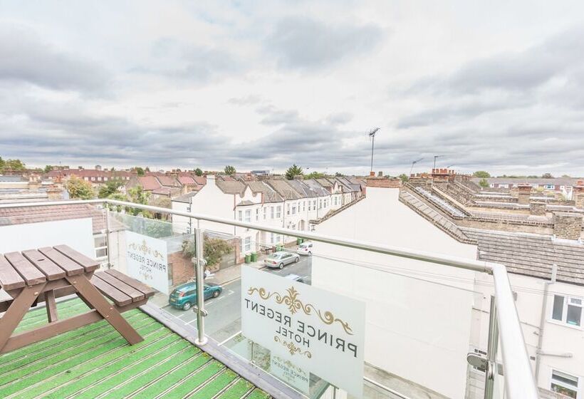 غرفة سوبيريور مزودة بشرفة, Prince Regent Hotel Excel London