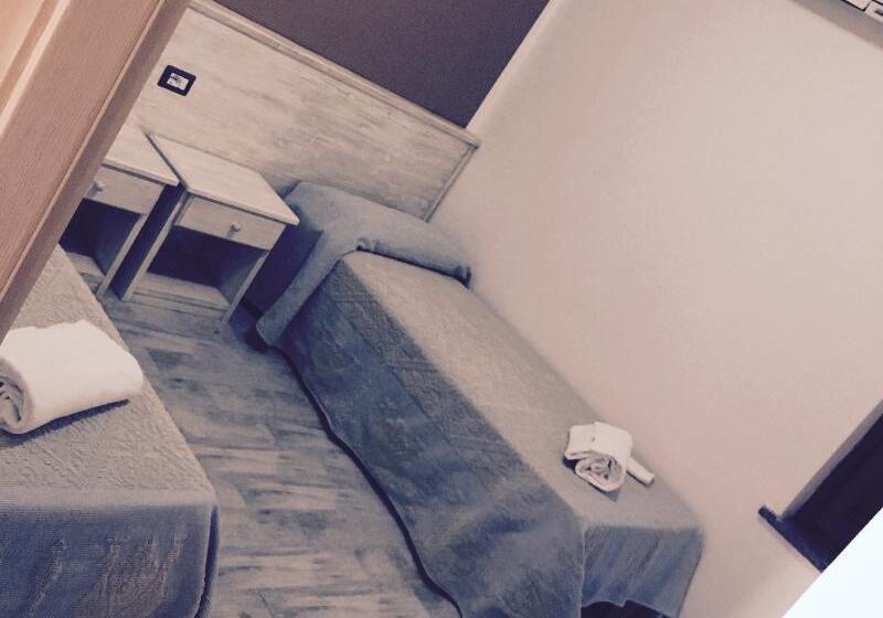 Номер Superior с Балконом, Prince Regent Hotel Excel London
