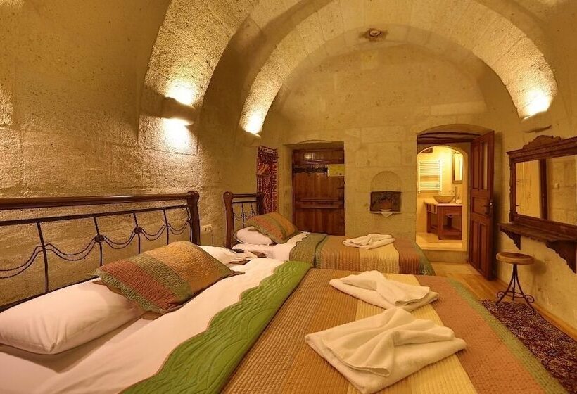 Трехместный Номер Superior, Safran Cave