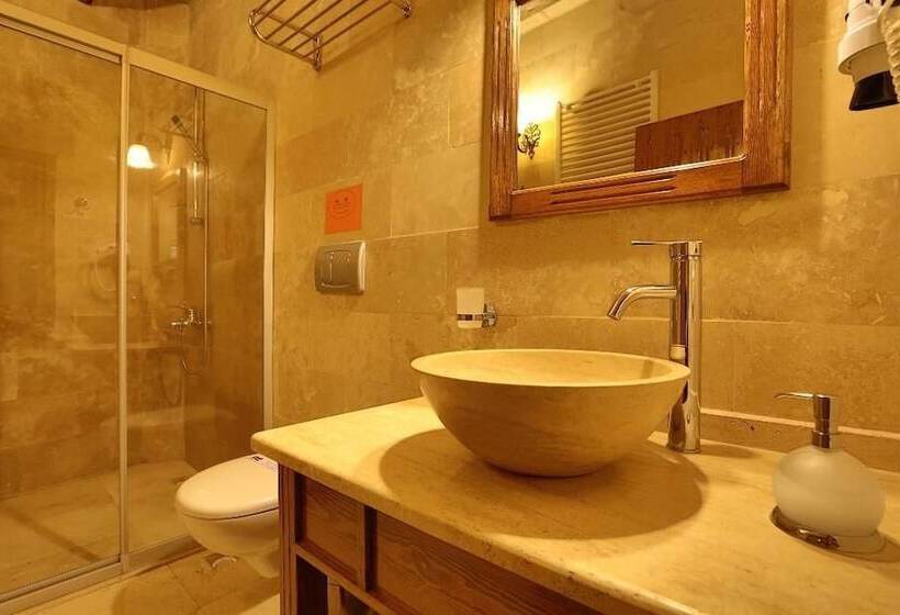 חדר סופריור לארבעה, Safran Cave