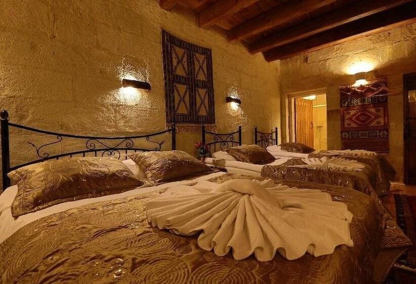 חדר סופריור לארבעה, Safran Cave