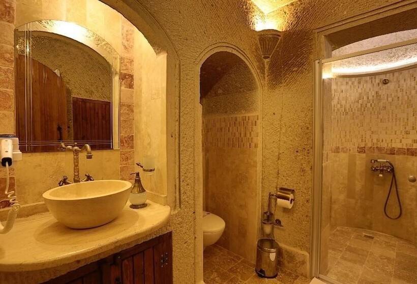 סוויטה דלוקס, Safran Cave