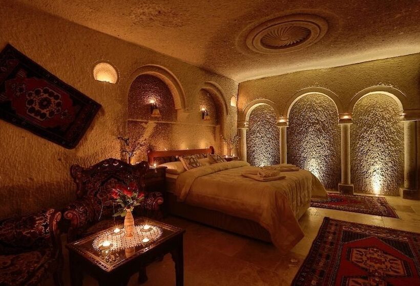 סוויטה דלוקס, Safran Cave