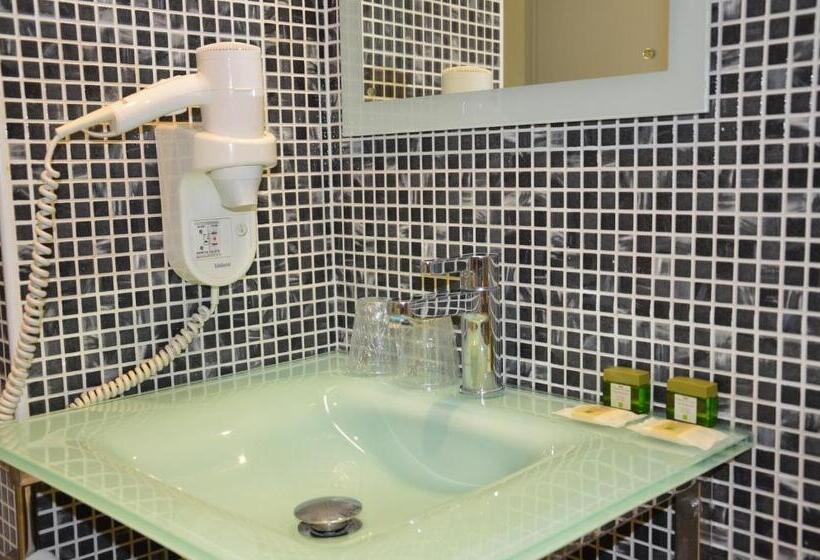 חדר סטנדרט, Logis Hôtel Saint Martin