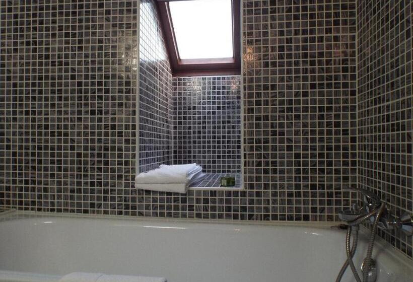 חדר משפחתי, Logis Hôtel Saint Martin