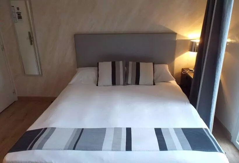 身障者適用スタンダードルーム, Logis Hôtel Saint Martin