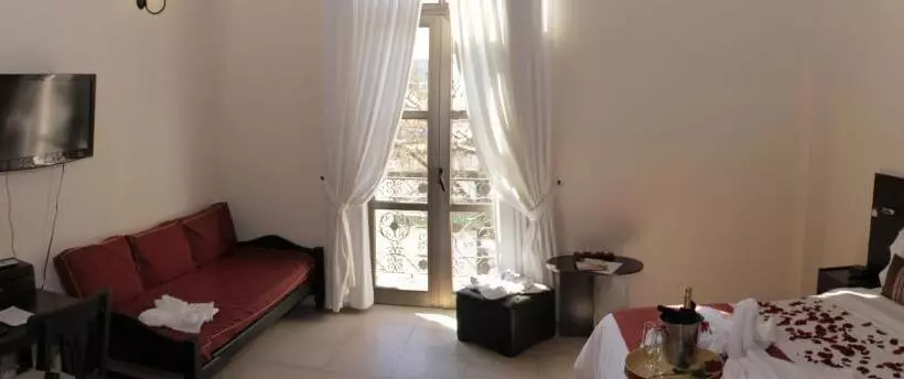 スーペリアトリプルルーム, San Pedro Palace