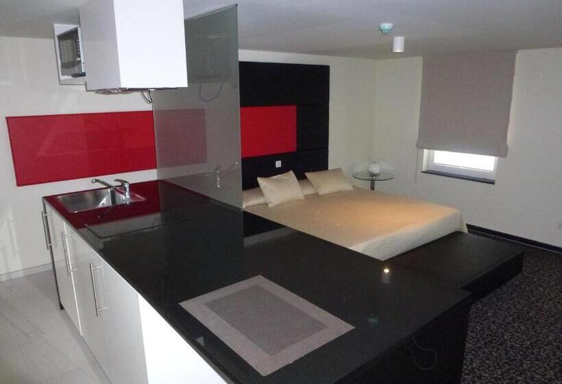 Апартаменты 1 Спальня, Tristar