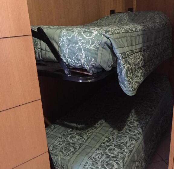 غرفة عائلية, Vallefura