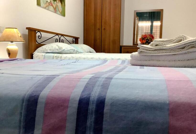 غرفة قياسية ثلاثية, Affittacamere La Saracina
