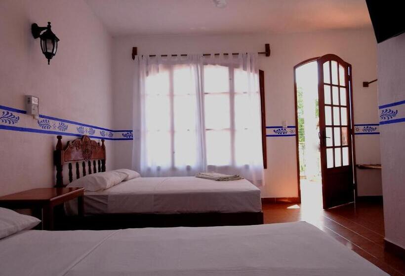 חדר סטנדרט לארבעה, Don Luis Hostal   Sucursal Galeana   Tecolutla