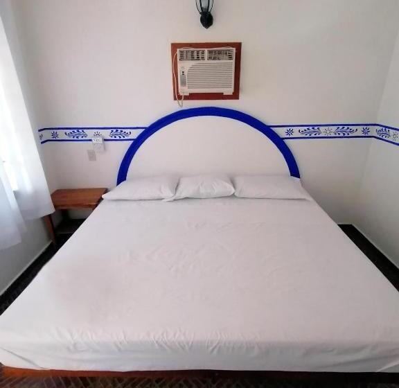 חדר סטנדרט עם מיטת קינג, Don Luis Hostal   Sucursal Galeana   Tecolutla