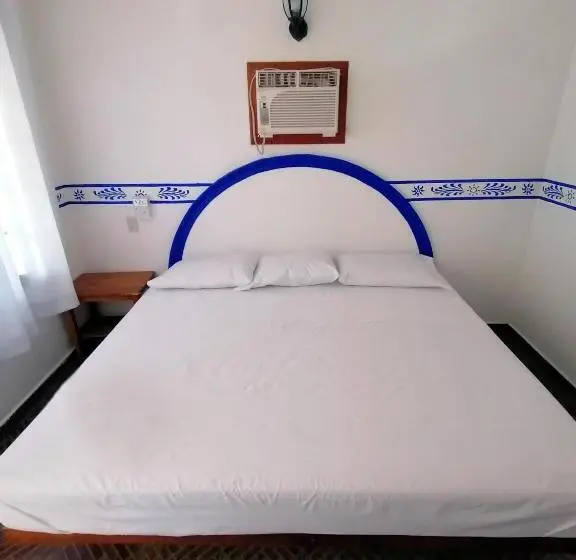 キングサイズベッドのスタンダードルーム, Don Luis Hostal Sucursal Galeana Tecolutla