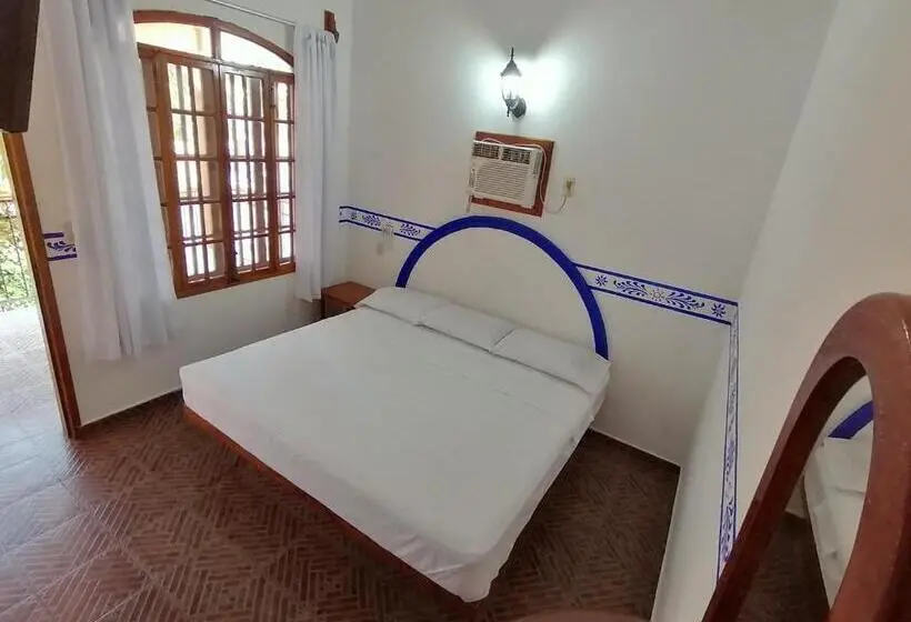 キングサイズベッドのスタンダードルーム, Don Luis Hostal Sucursal Galeana Tecolutla