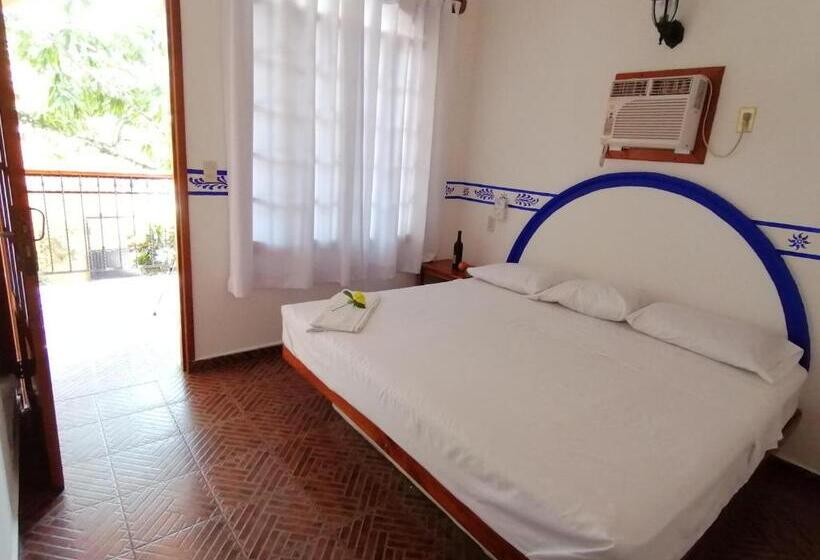 キングサイズベッドのスタンダードルーム, Don Luis Hostal   Sucursal Galeana   Tecolutla