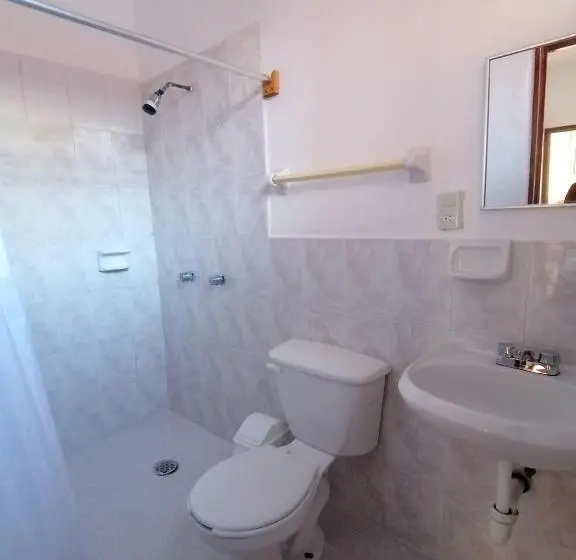 エコノミー4人部屋, Don Luis Hostal Sucursal Galeana Tecolutla
