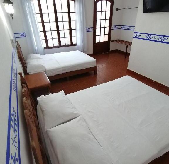 חדר אקונומי לארבעה, Don Luis Hostal   Sucursal Galeana   Tecolutla