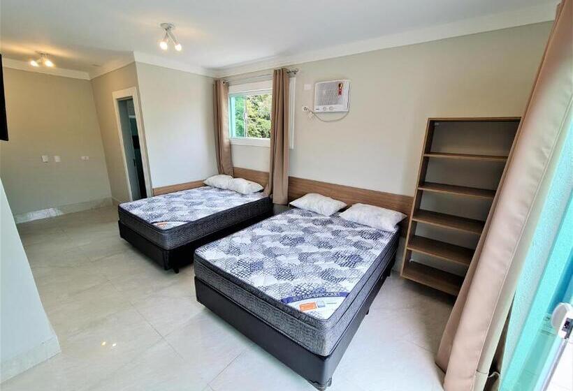 Appartement met 1 Slaapkamer, Marmeu Enseada Com Hidro Aquecida Privativa