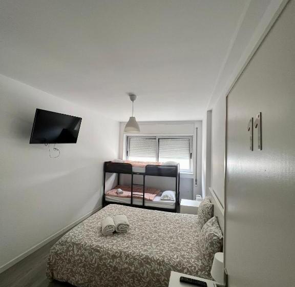 اتاق استاندارد چهار تخته, Moreira 284