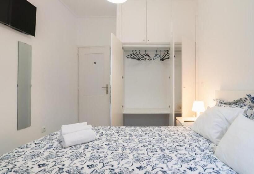 اتاق لوکس با بالکن, Moreira 284