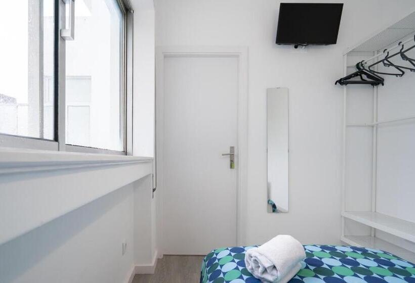 اتاق استاندارد یک نفره, Moreira 284