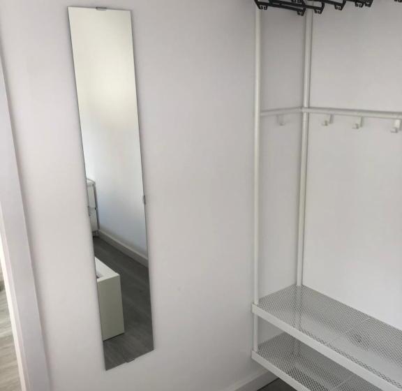 اتاق استاندارد یک نفره, Moreira 284