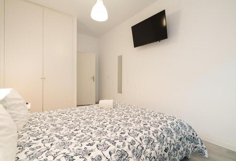 اتاق استاندارد با سرویس بهداشتی مشترک, Moreira 284