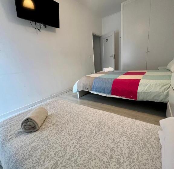 اتاق استاندارد چهارنفره با سرویس بهداشتی مشترک, Moreira 284