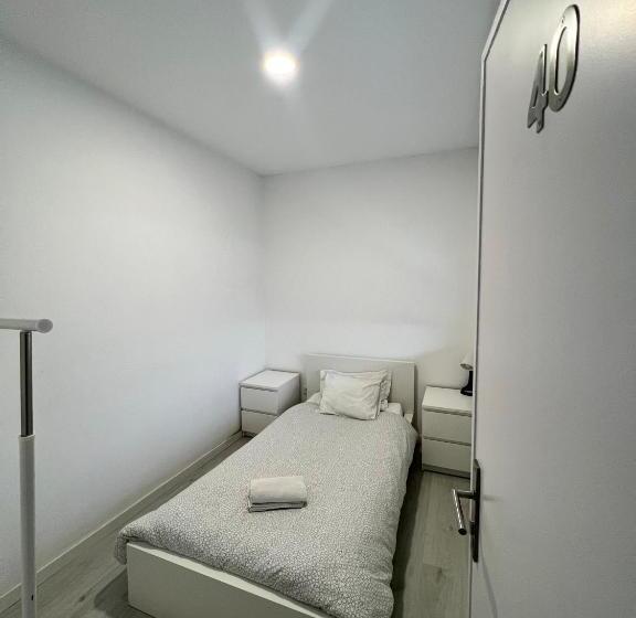 اتاق استاندارد یک تخته با سرویس بهداشتی مشترک, Moreira 284