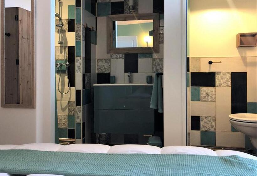 חדר סטנדרט נוף לגינה, Chambres D Hôte & Gîte Château Le Conte   Saint Emilion