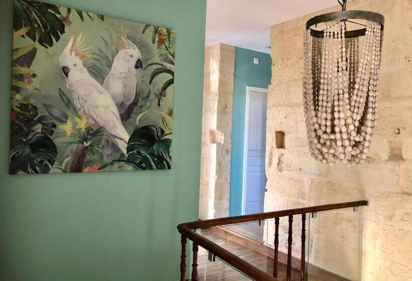 חדר סטנדרט לשלושה עם נוף לגינה, Chambres D Hôte & Gîte Château Le Conte   Saint Emilion