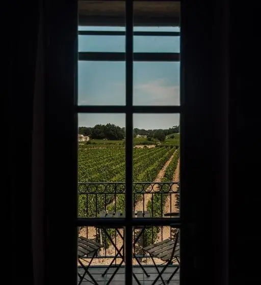 スイート(家族用), Chambres D Hôte & Gîte Château Le Conte Saint Emilion