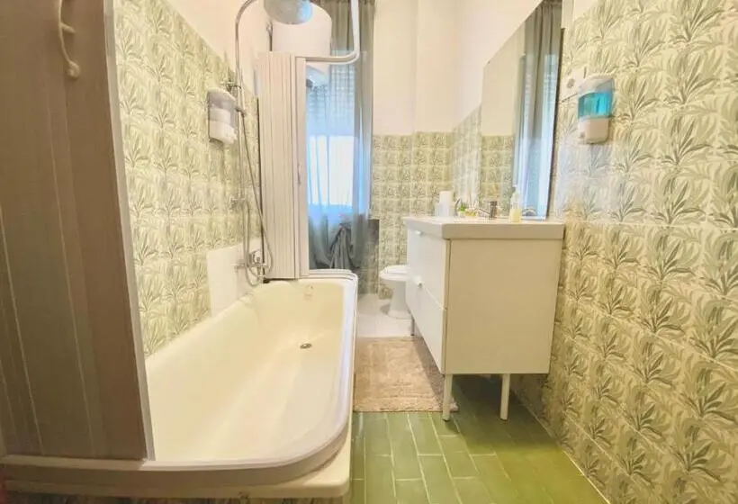 コンフォートトリプルルーム, Guest House Service   Express Airport Apartment