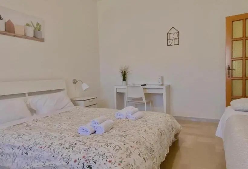 コンフォートトリプルルーム, Guest House Service   Express Airport Apartment