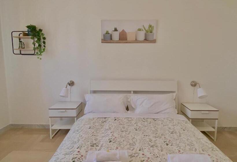 Трехместный Номер Комфорт, Guest House Service   Express Airport Apartment