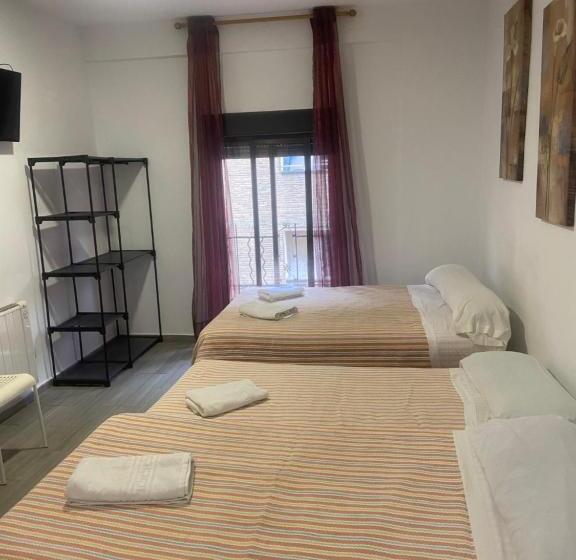 اتاق خانوادگی, Lf Habitación Familiar Con Balcón Y Baño Privado   No Fumadores   Sin Ascensor