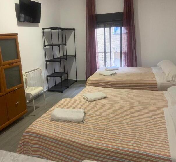 اتاق خانوادگی, Lf Habitación Familiar Con Balcón Y Baño Privado   No Fumadores   Sin Ascensor