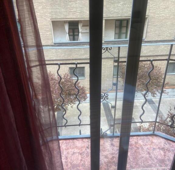 Номер Стандарт Совместная Ванная, Lf Habitación Familiar Con Balcón Y Baño Privado   No Fumadores   Sin Ascensor