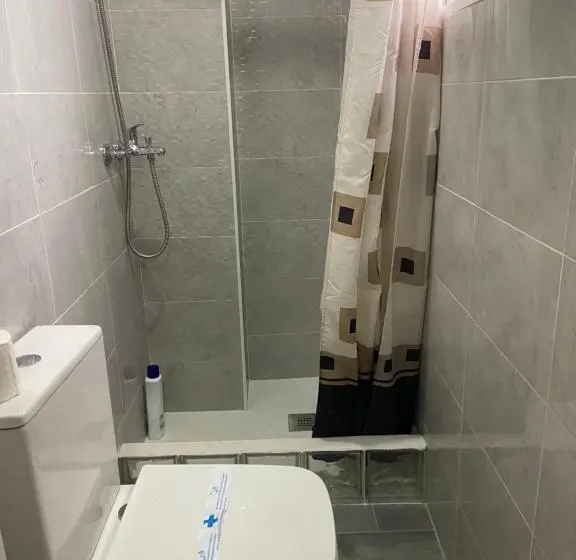 اتاق استاندارد, Lf Habitación Familiar Con Balcón Y Baño Privado   No Fumadores   Sin Ascensor