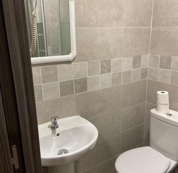 Standard room with outdoor bath, Lf Habitación Familiar Con Balcón Y Baño Privado   No Fumadores   Sin Ascensor