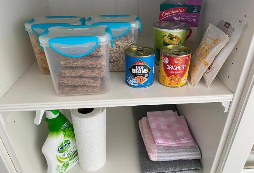 스위트, Hideaway On Hume