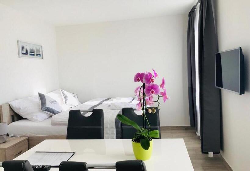 آپارتمان 1 خوابه همکف, Panorama Apartments