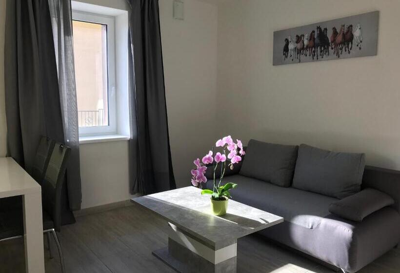 آپارتمان 1 خوابه همکف, Panorama Apartments