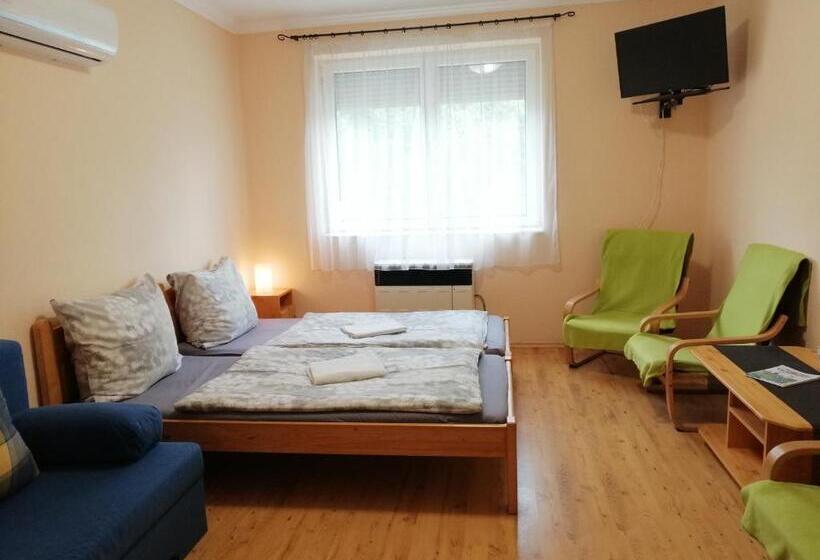 침실 2개 아파트, örvény Vendégház