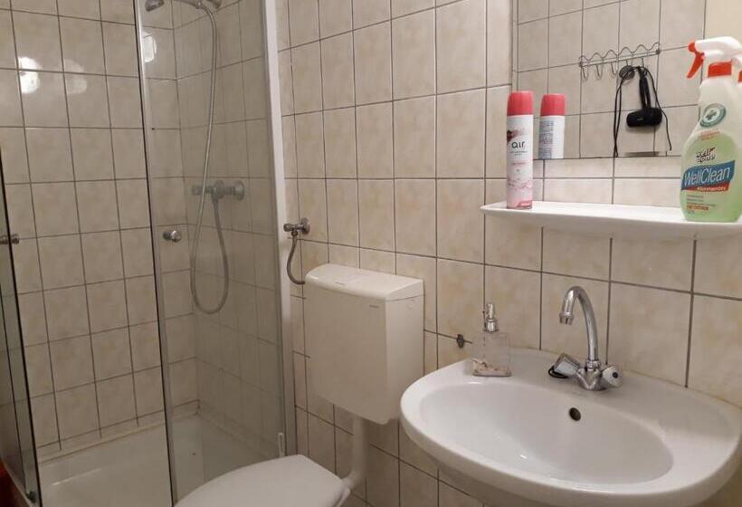 침실 1개 아파트, örvény Vendégház